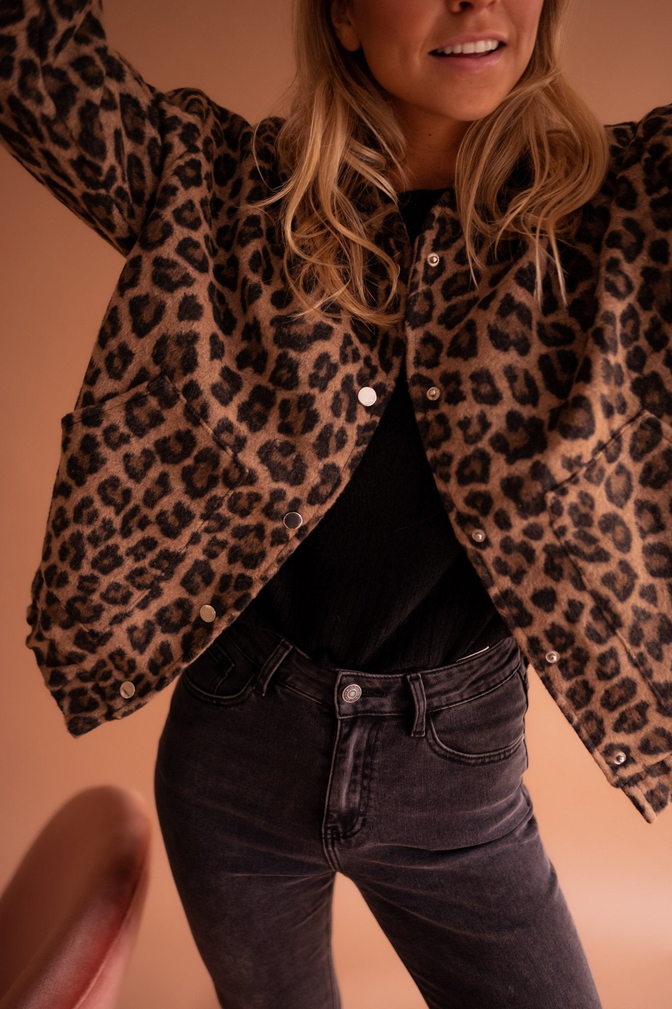 Sarah™ | Trendige Jacke mit Leopardenmuster